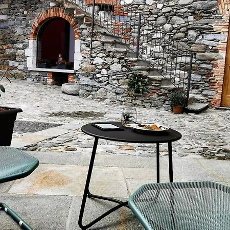 Çiftlik konaklama Il Medeghino Musso