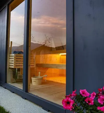 مزرعة للإقامة Il Medeghino *